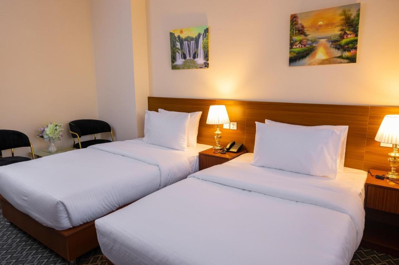 Three 888 Hotel Dubaï Extérieur photo
