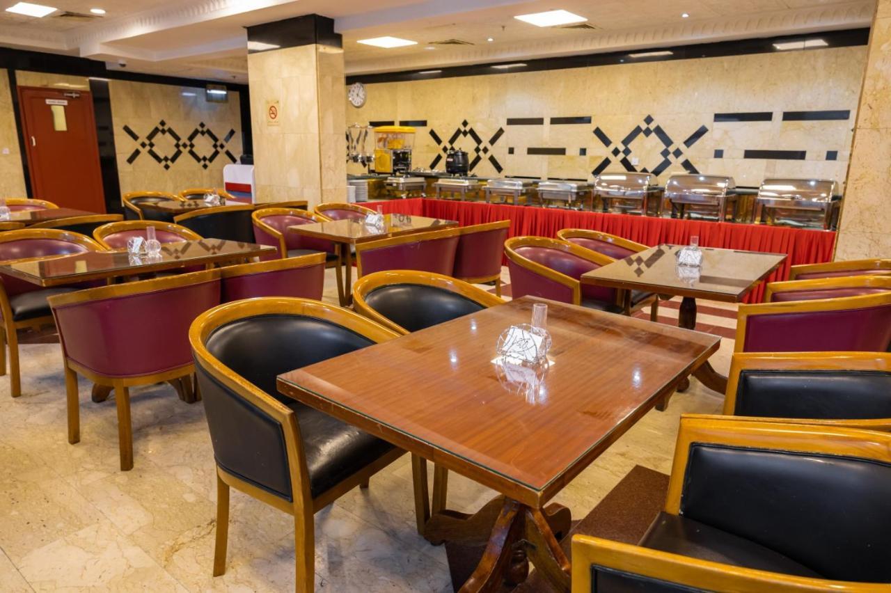 Three 888 Hotel Dubaï Extérieur photo