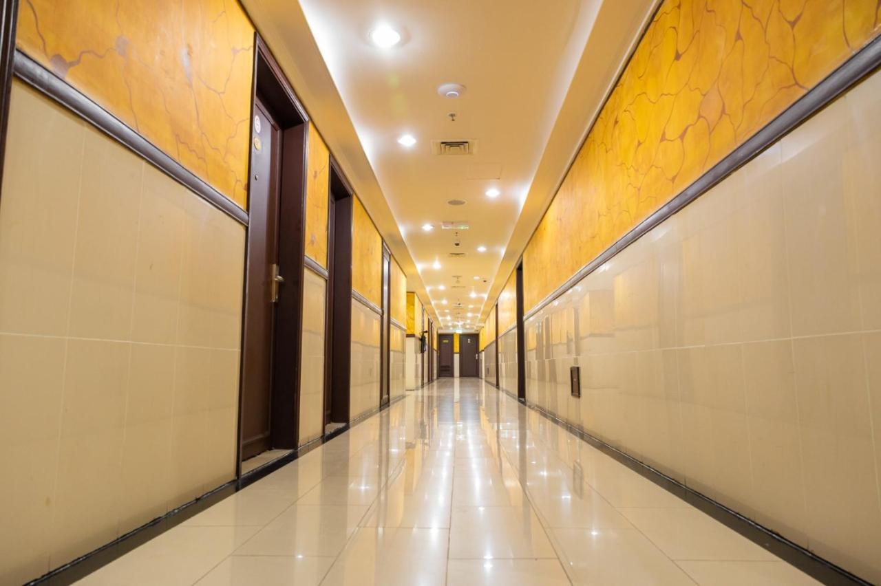 Three 888 Hotel Dubaï Extérieur photo