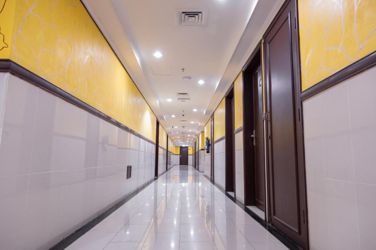 Three 888 Hotel Dubaï Extérieur photo
