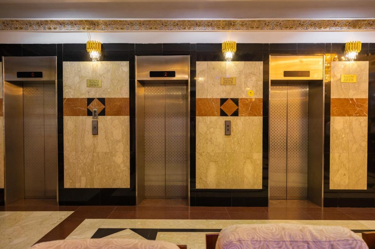 Three 888 Hotel Dubaï Extérieur photo