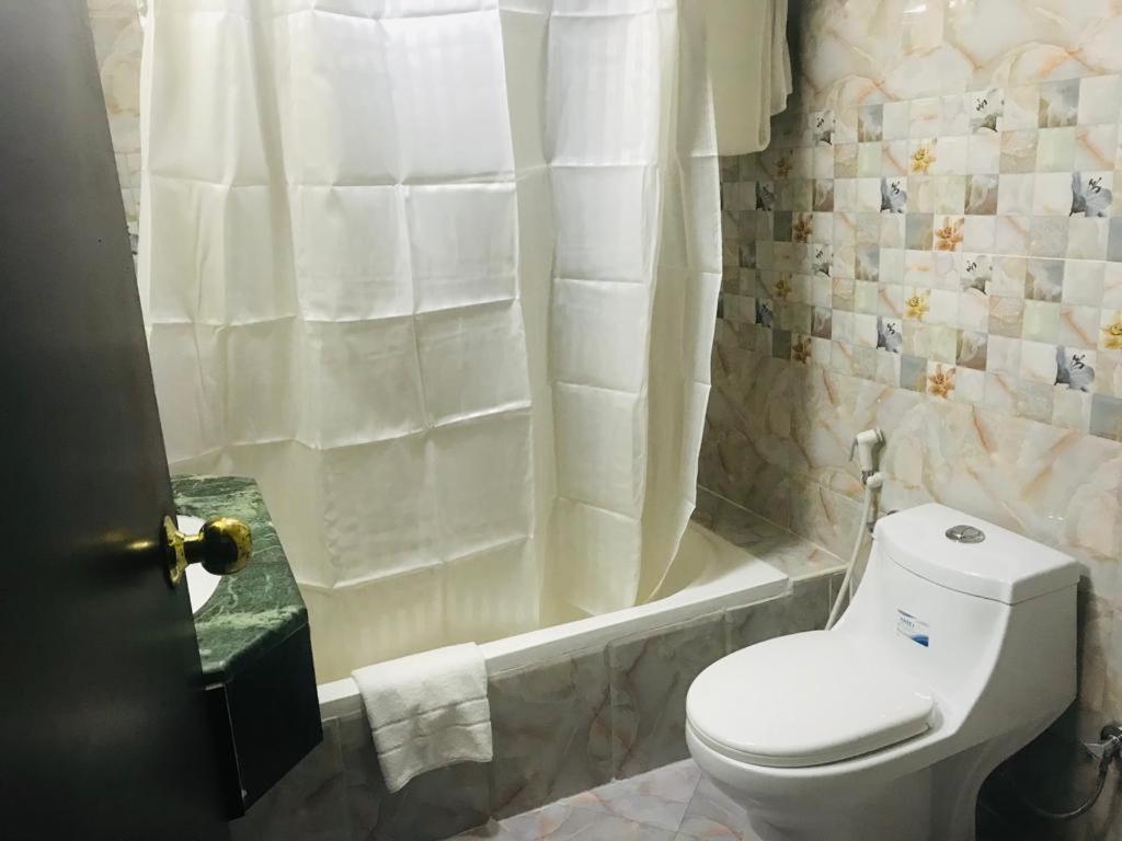 Three 888 Hotel Dubaï Extérieur photo