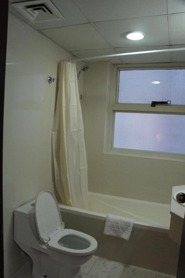 Three 888 Hotel Dubaï Extérieur photo