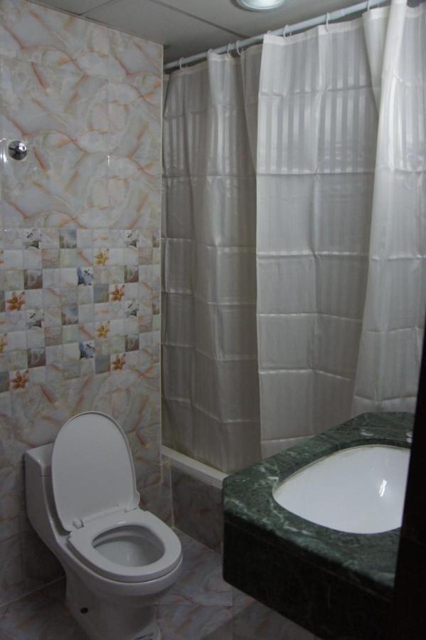 Three 888 Hotel Dubaï Extérieur photo