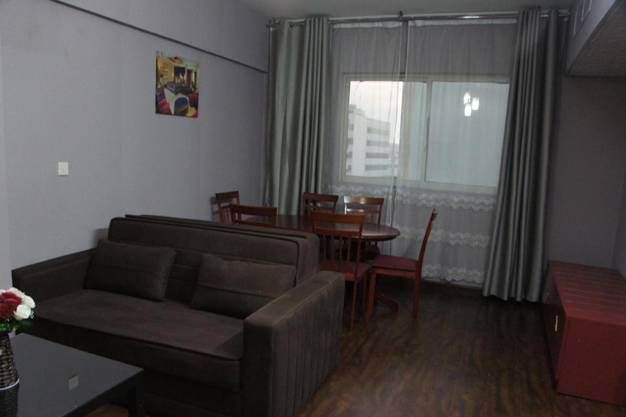 Three 888 Hotel Dubaï Extérieur photo